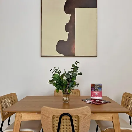 Sherry De La Riva - Ole Solutions Apartman *