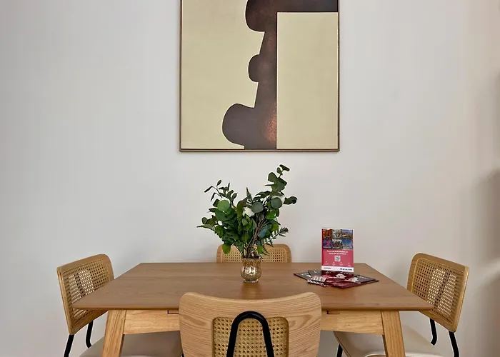 Sherry De La Riva - Ole Solutions Apartman *